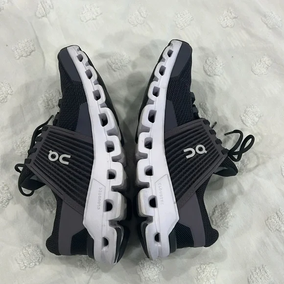 ON Cloudswift Sneakers SZ 6 women Shark / Shadow - Picture 14 of 15